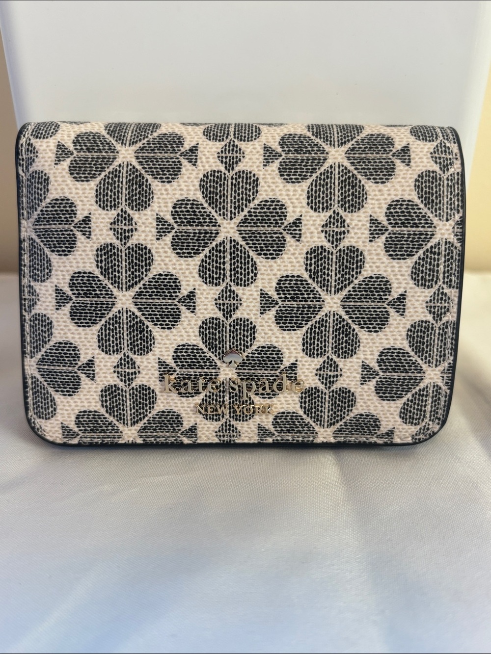 ♠️ NWT Kate Spade Signature Spade Flower Small Bifold Wallet ♠️